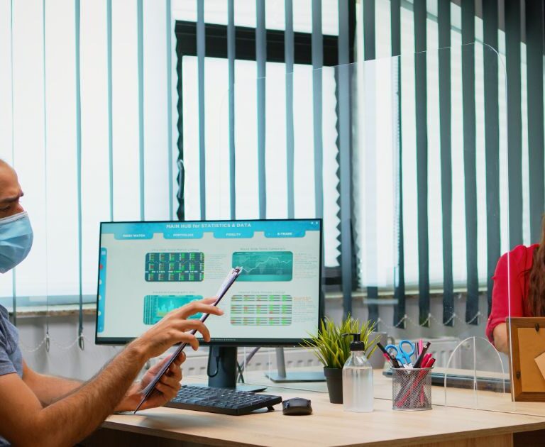 How to Start an E-commerce Business in the UAE